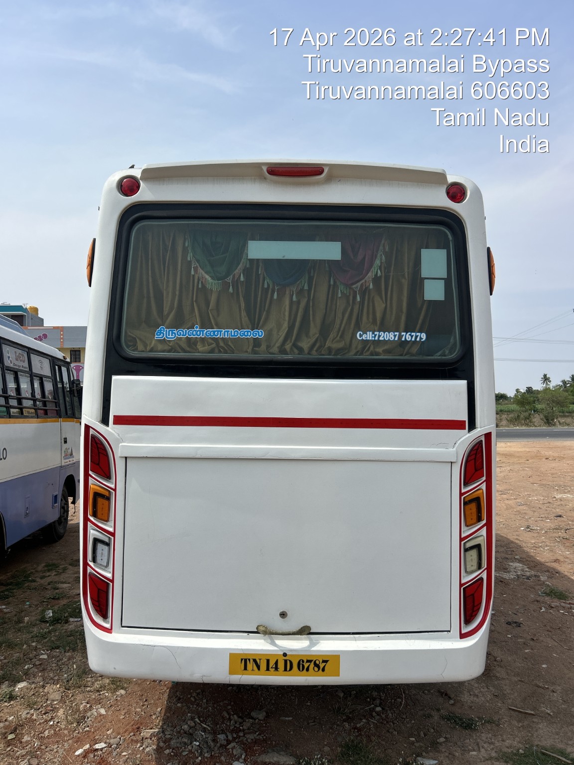 Bus rear